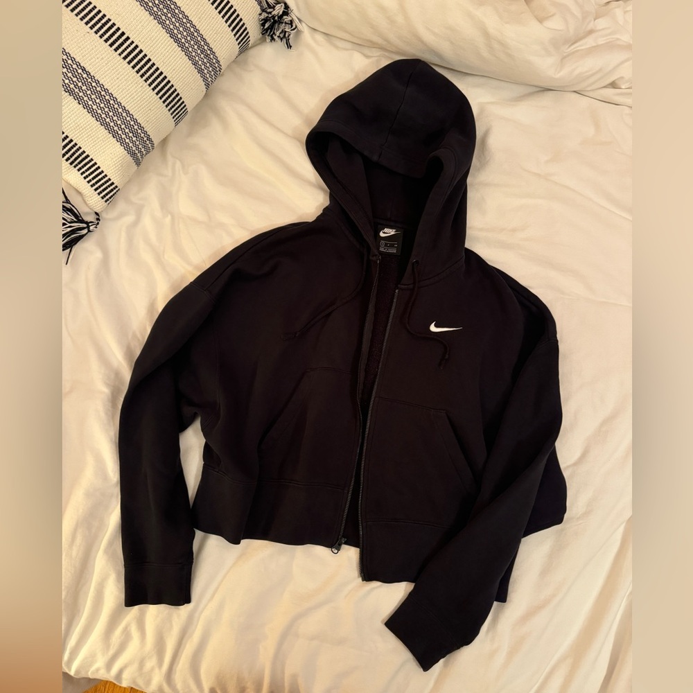 Cropped slightly oversized Nike jacket sweatshirt hoodie black size small 🖤